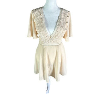 kiss THE SKY Cut To It Crochet Trim Dress Size Small